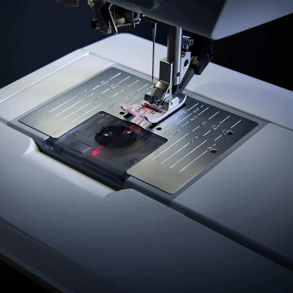 PFAFF® quilt expression™ 725 Sewing Machine - Classroom Machines