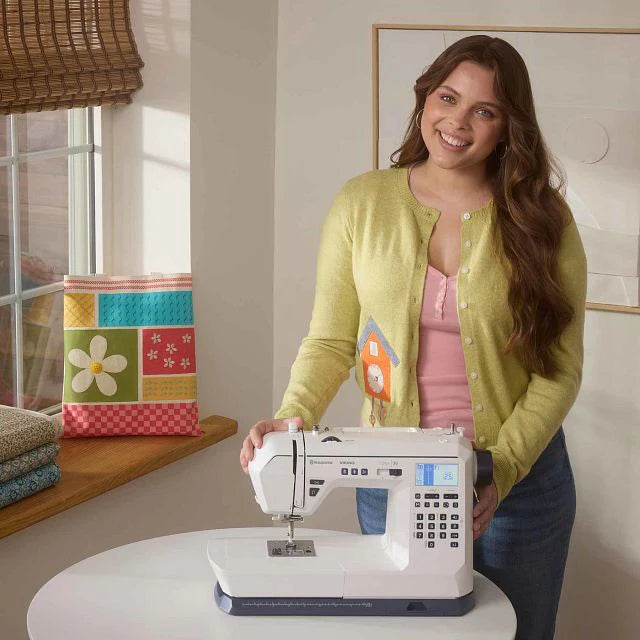 HUSQVARNA® VIKING® ONYX™ 30 Sewing Machine - Free Bundle - Classroom Machine