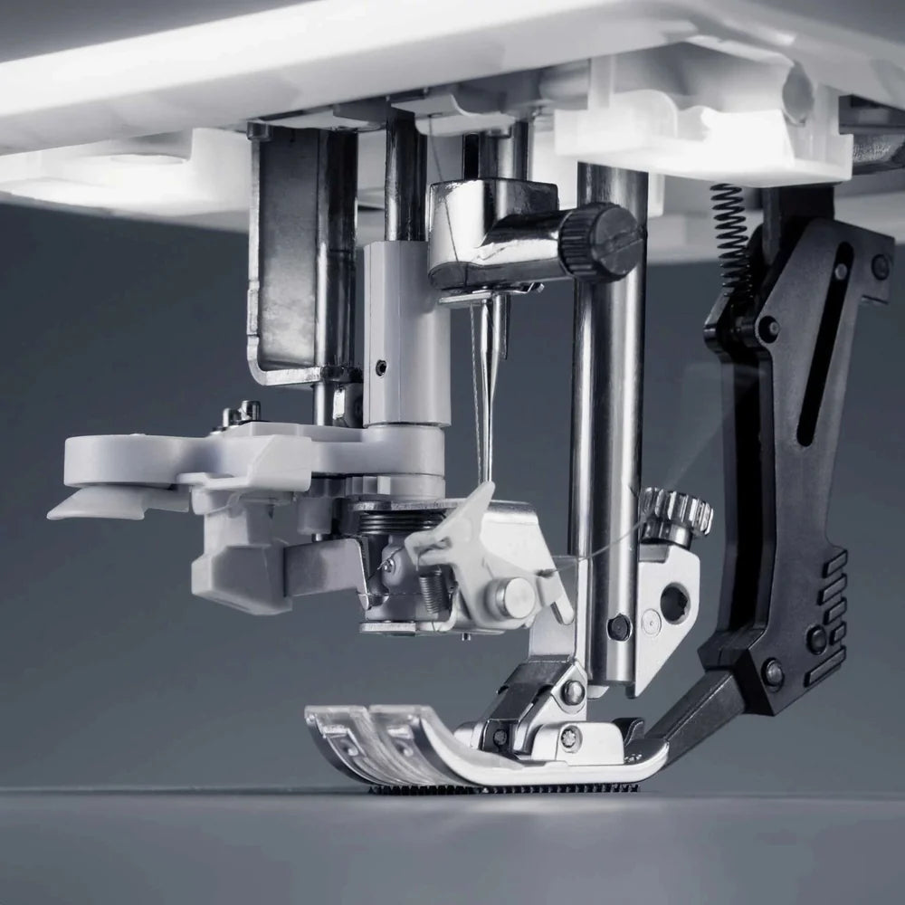 PFAFF® quilt expression™ 725 Sewing Machine - Classroom Machines