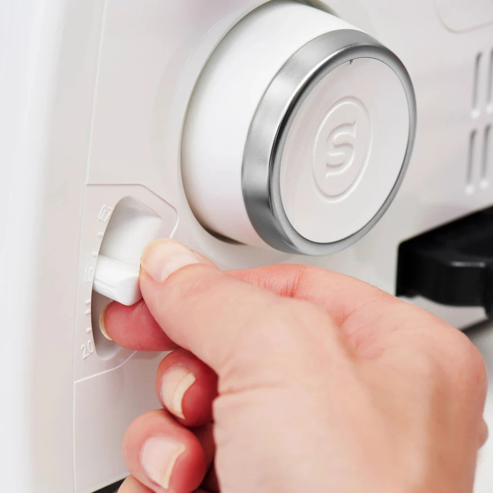 Singer SE017 Serger - Certified Event Refurbished